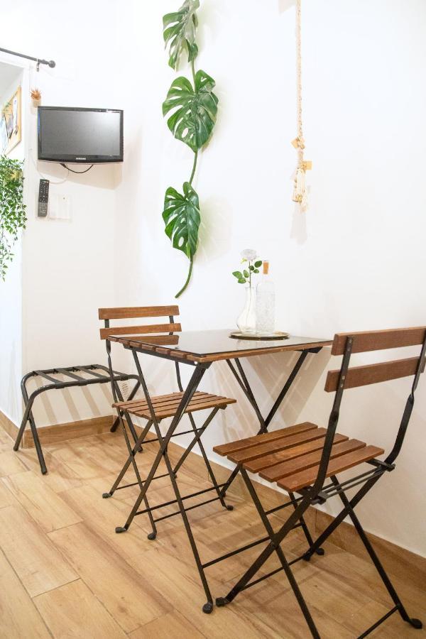 Jungle 13 - Room And Apartments نابولي المظهر الخارجي الصورة
